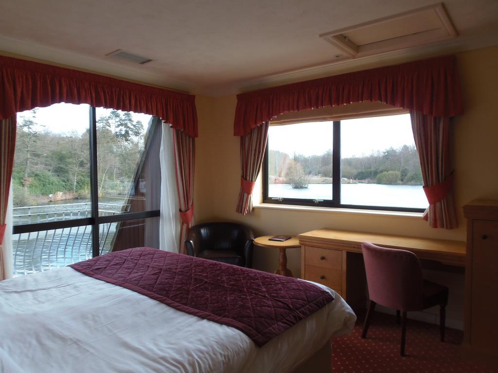 Lakeside International Hotel Camberley Rum bild