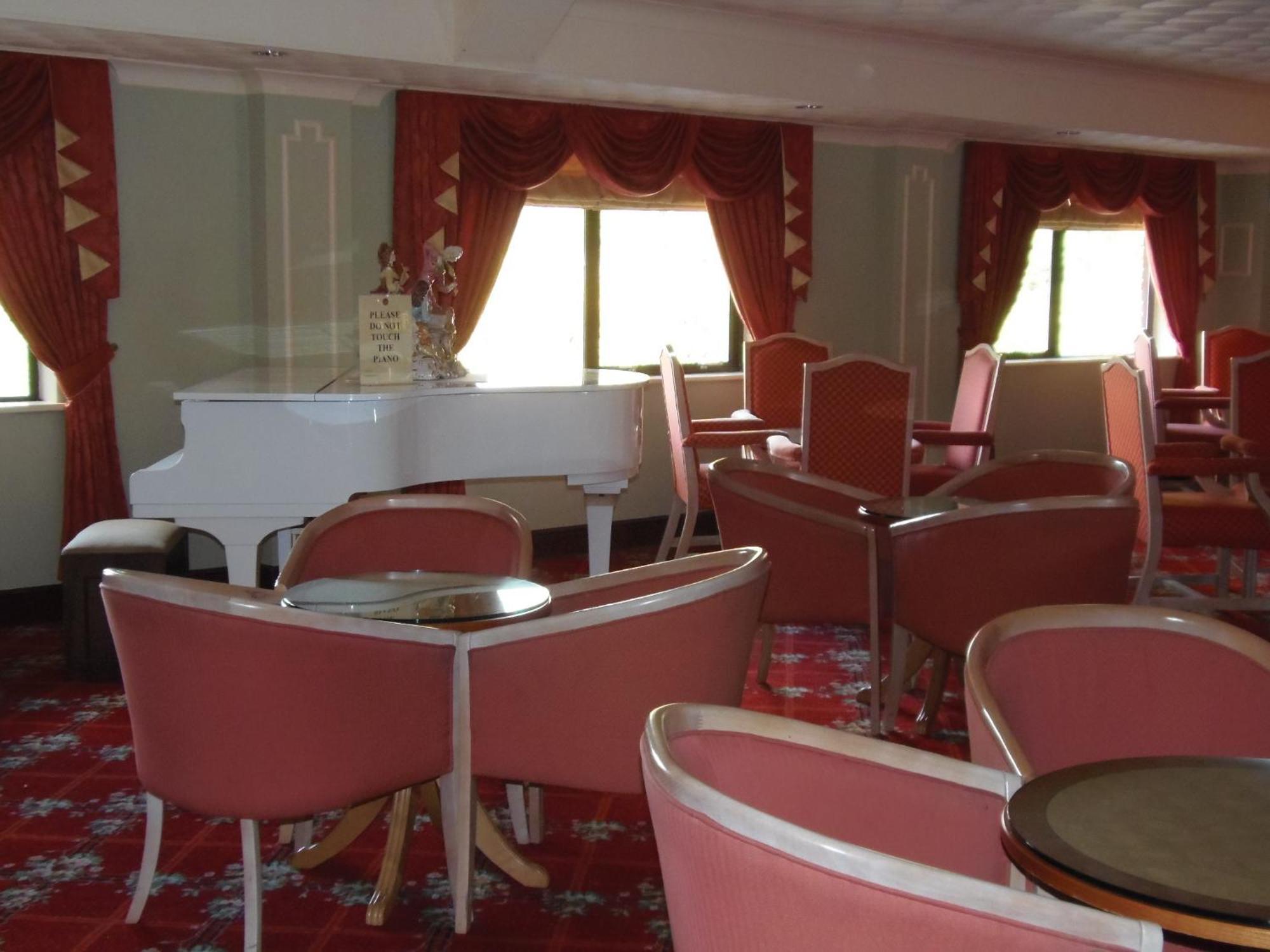 Lakeside International Hotel Camberley Exteriör bild