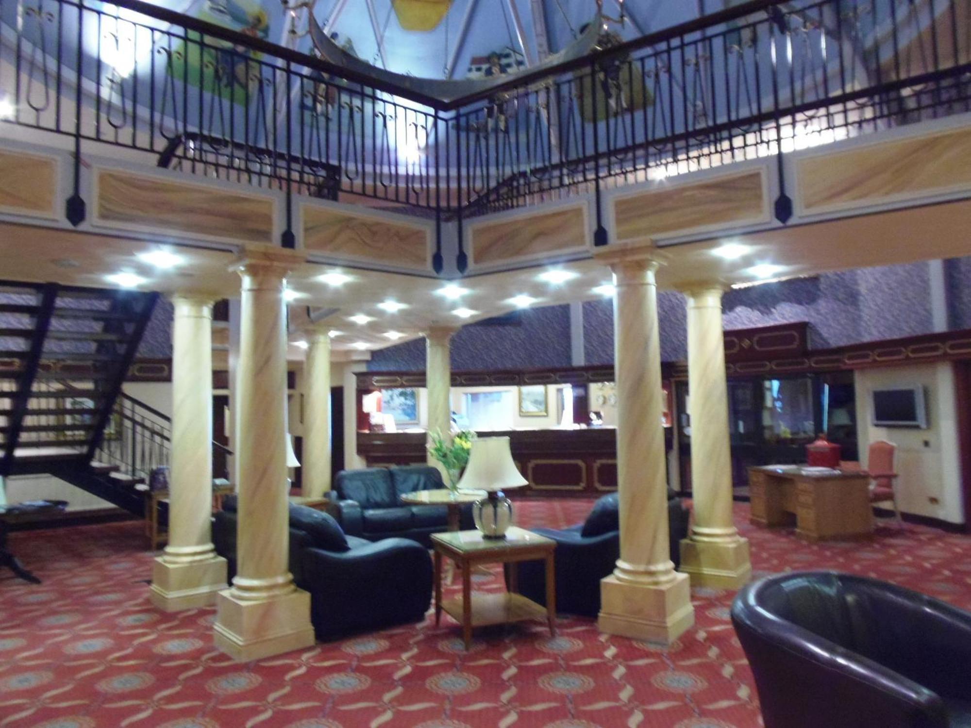 Lakeside International Hotel Camberley Exteriör bild