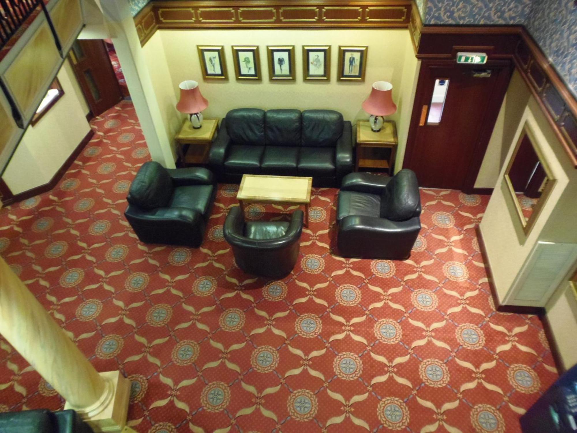 Lakeside International Hotel Camberley Exteriör bild